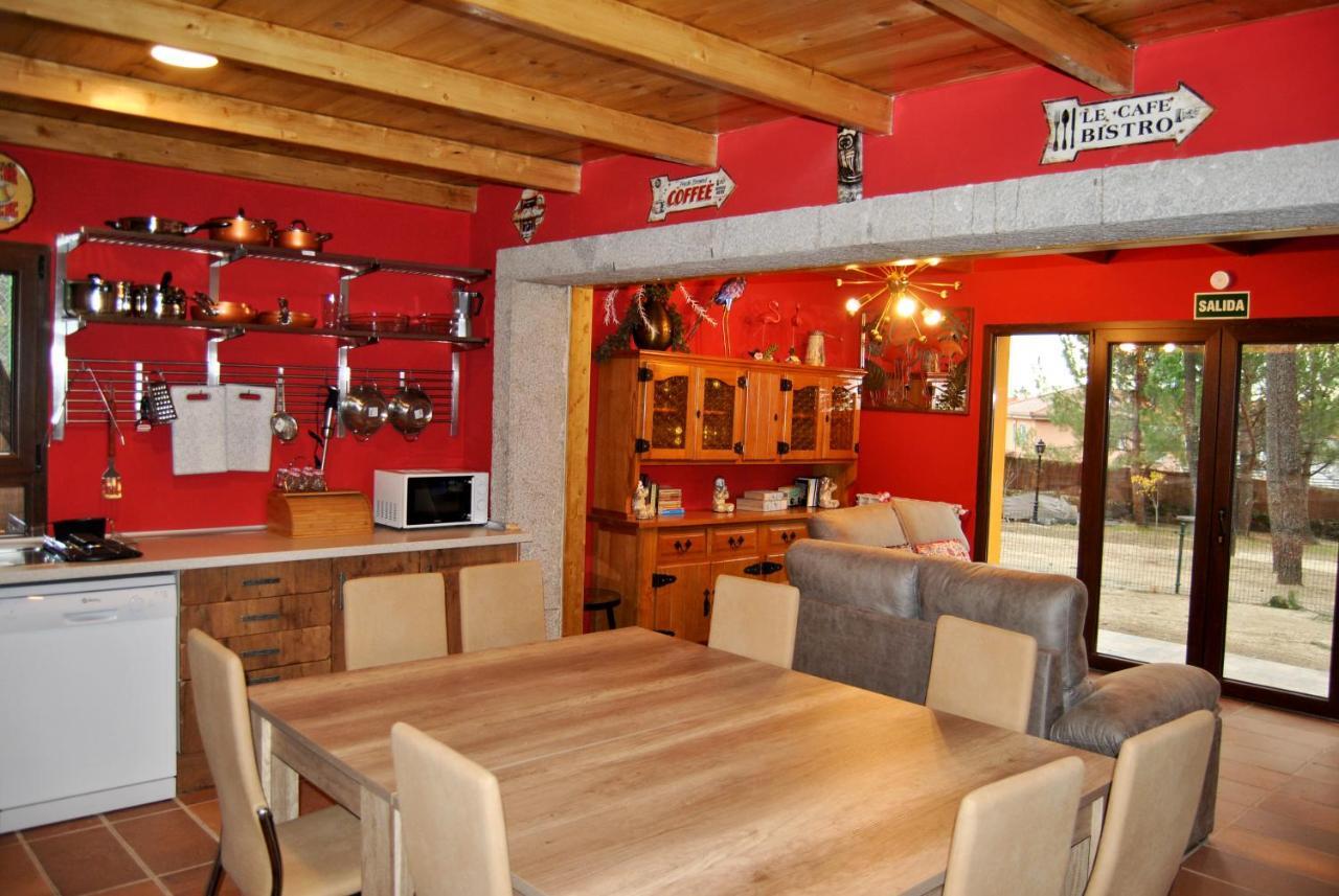 Complejo Casas Rurales Mansiones Y Villas Deluxe Collado Mediano Eksteriør bilde