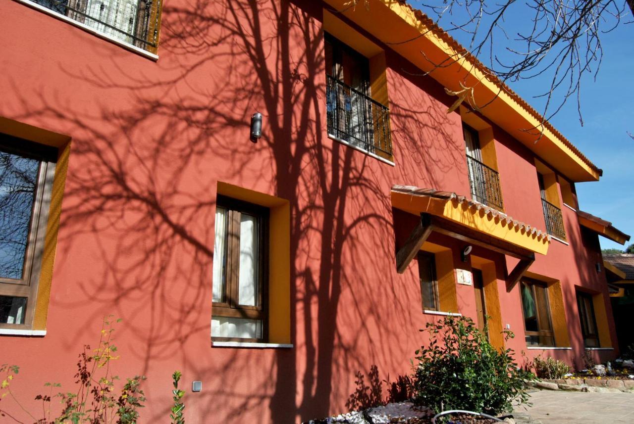 Complejo Casas Rurales Mansiones Y Villas Deluxe Collado Mediano Eksteriør bilde