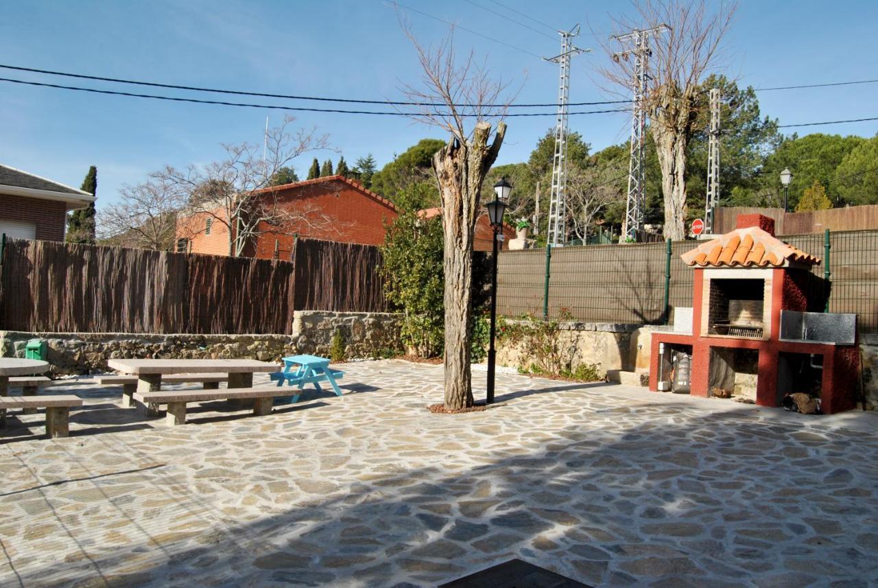 Complejo Casas Rurales Mansiones Y Villas Deluxe Collado Mediano Eksteriør bilde