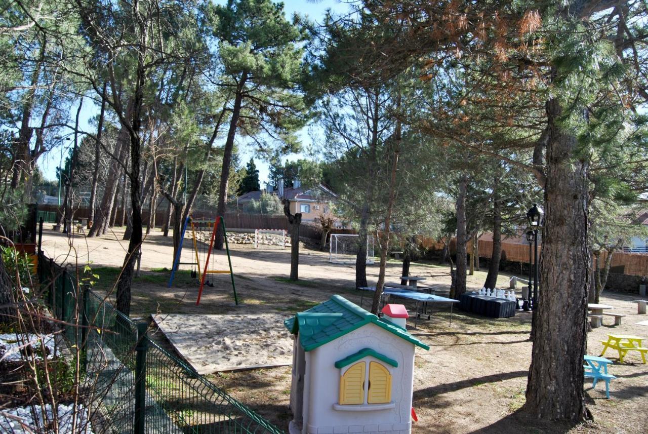 Complejo Casas Rurales Mansiones Y Villas Deluxe Collado Mediano Eksteriør bilde