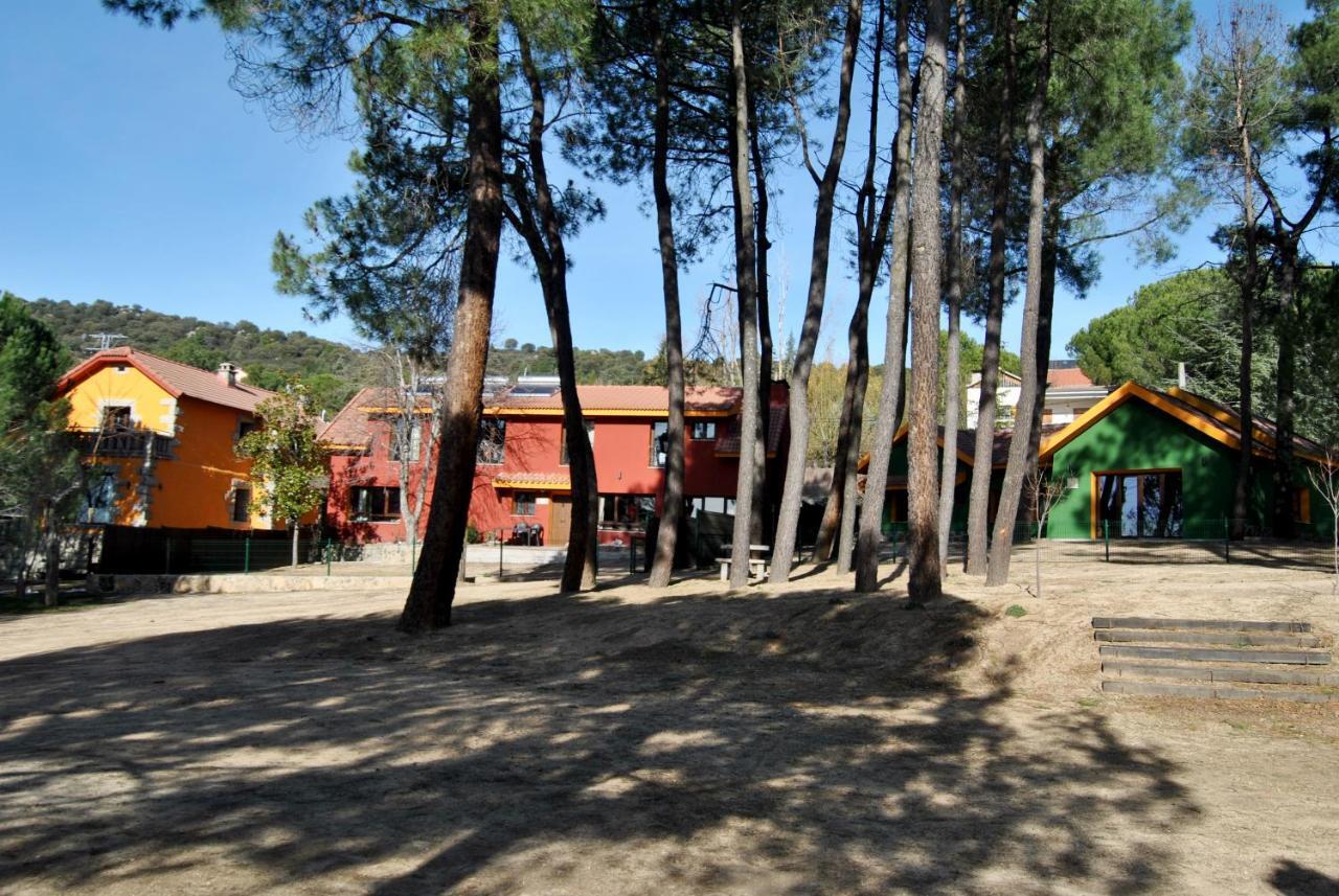 Complejo Casas Rurales Mansiones Y Villas Deluxe Collado Mediano Eksteriør bilde