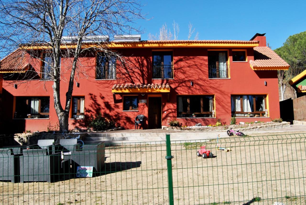 Complejo Casas Rurales Mansiones Y Villas Deluxe Collado Mediano Eksteriør bilde